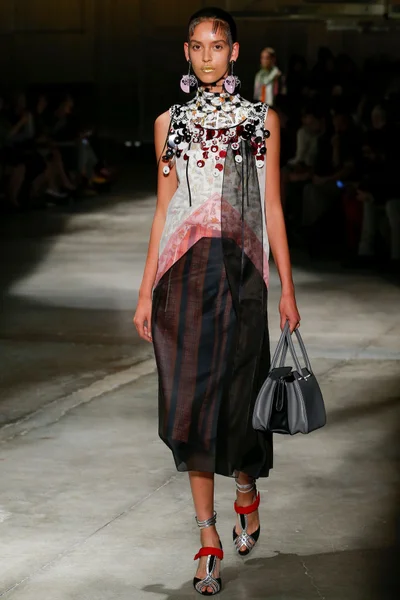 Look 37